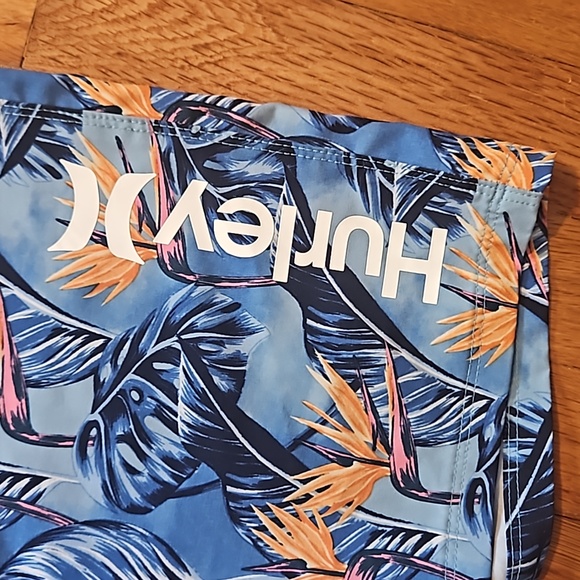 3/$20 Hurley Mens Board Surf Swim Shorts Trunks XS 28 - Picture 2 of 4